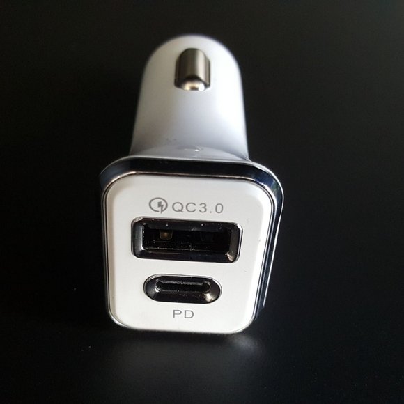 Fast PD Car Charger Dual Port Type C and USB A Port - Picture 2 of 3